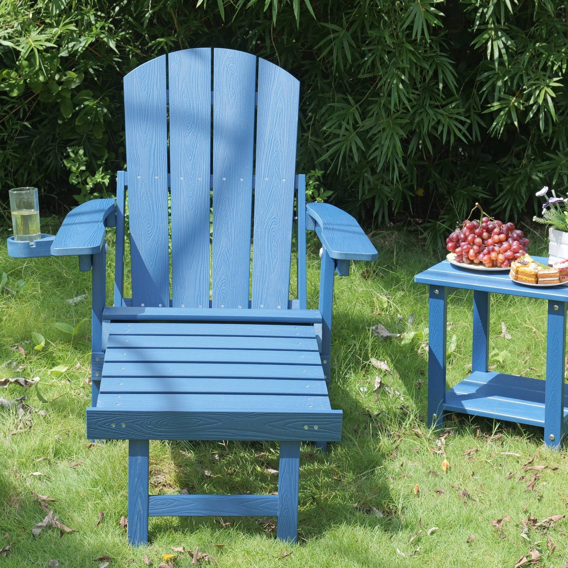 Lounge chair dark blue color, suitable for all seasons: Outdoor lounge chair, made of sturdy HIPS material, equipped with 304 stainless steel accessories.
