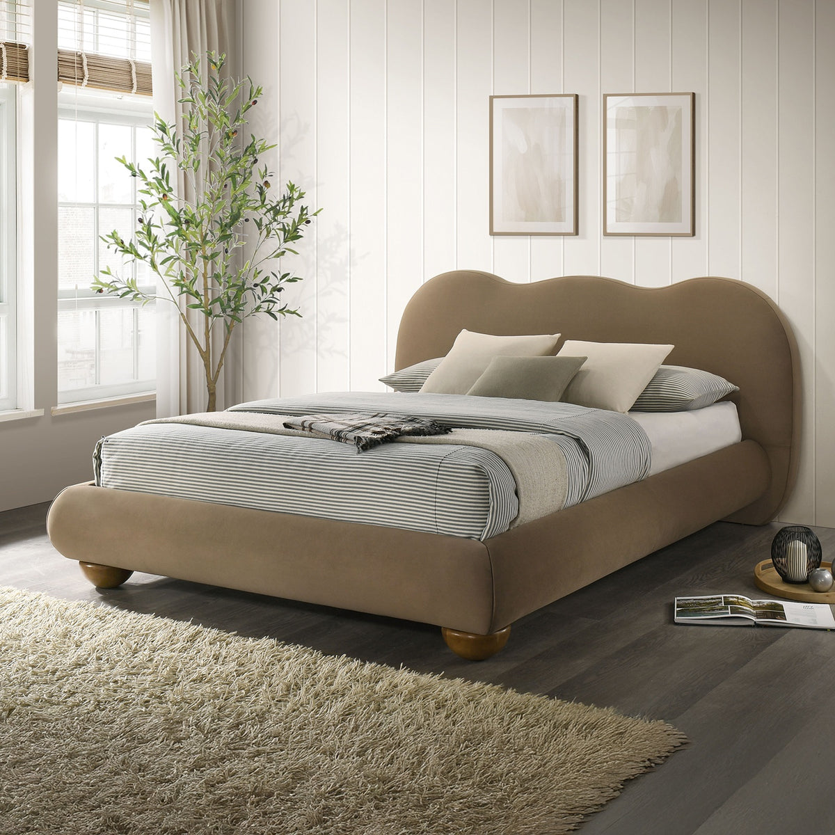 Brown Color 1pc Eastern King Size Bed Boucle Upholstered Round Bun Wood Feet Bedroom Furniture