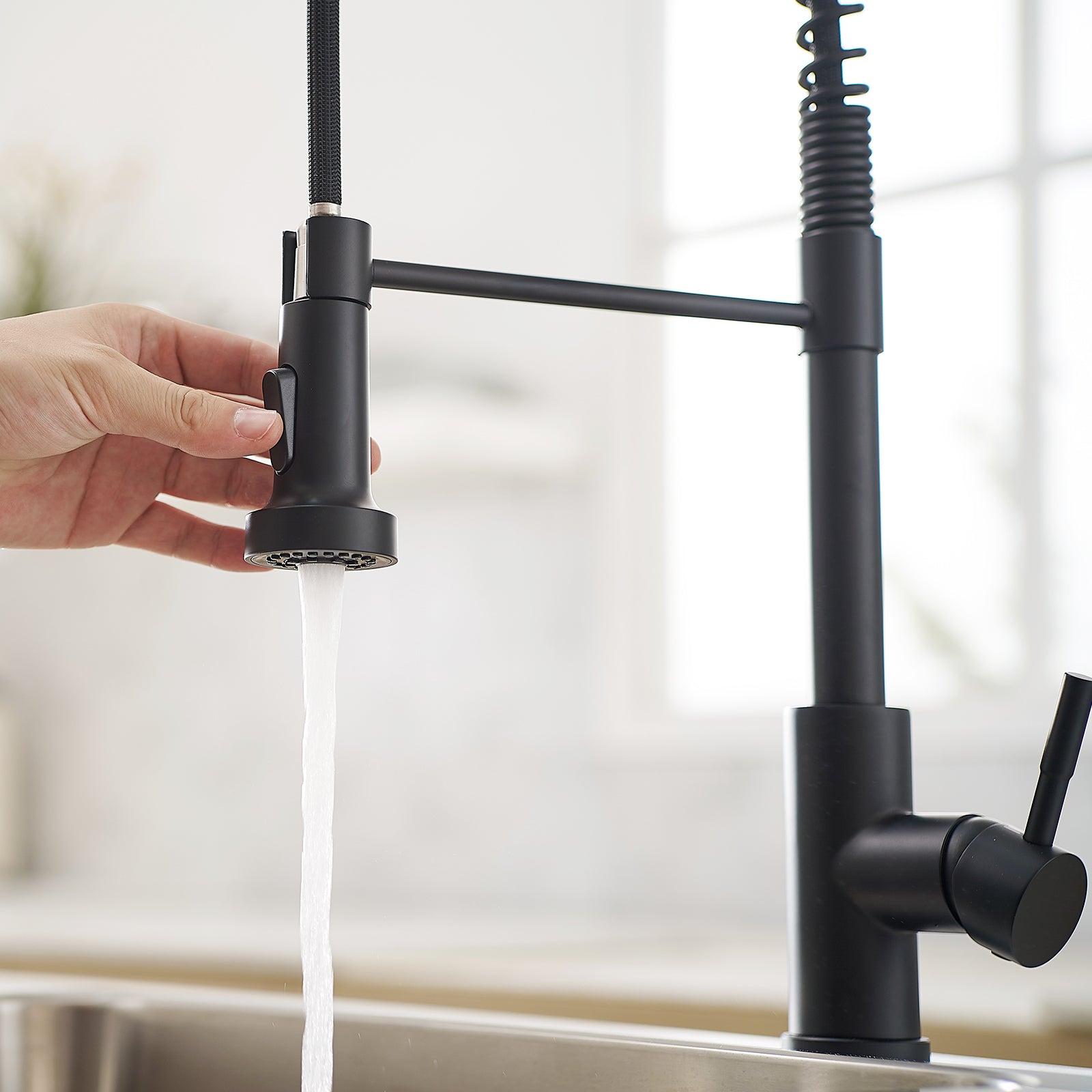 Commercial Black Kitchen Faucet with Pull Out Sprayer, Single Handle Single Lever Kitchen Sink Faucet