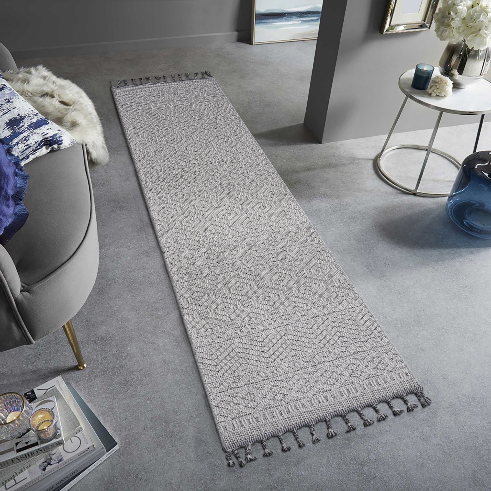 Guros Collection 2X8 White / Geometric Indoor / Outdoor Runner Rug