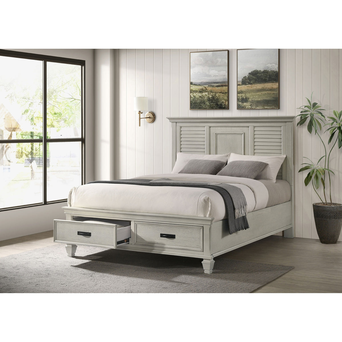Capistrano Distressed White 2-drawer Queen Bed