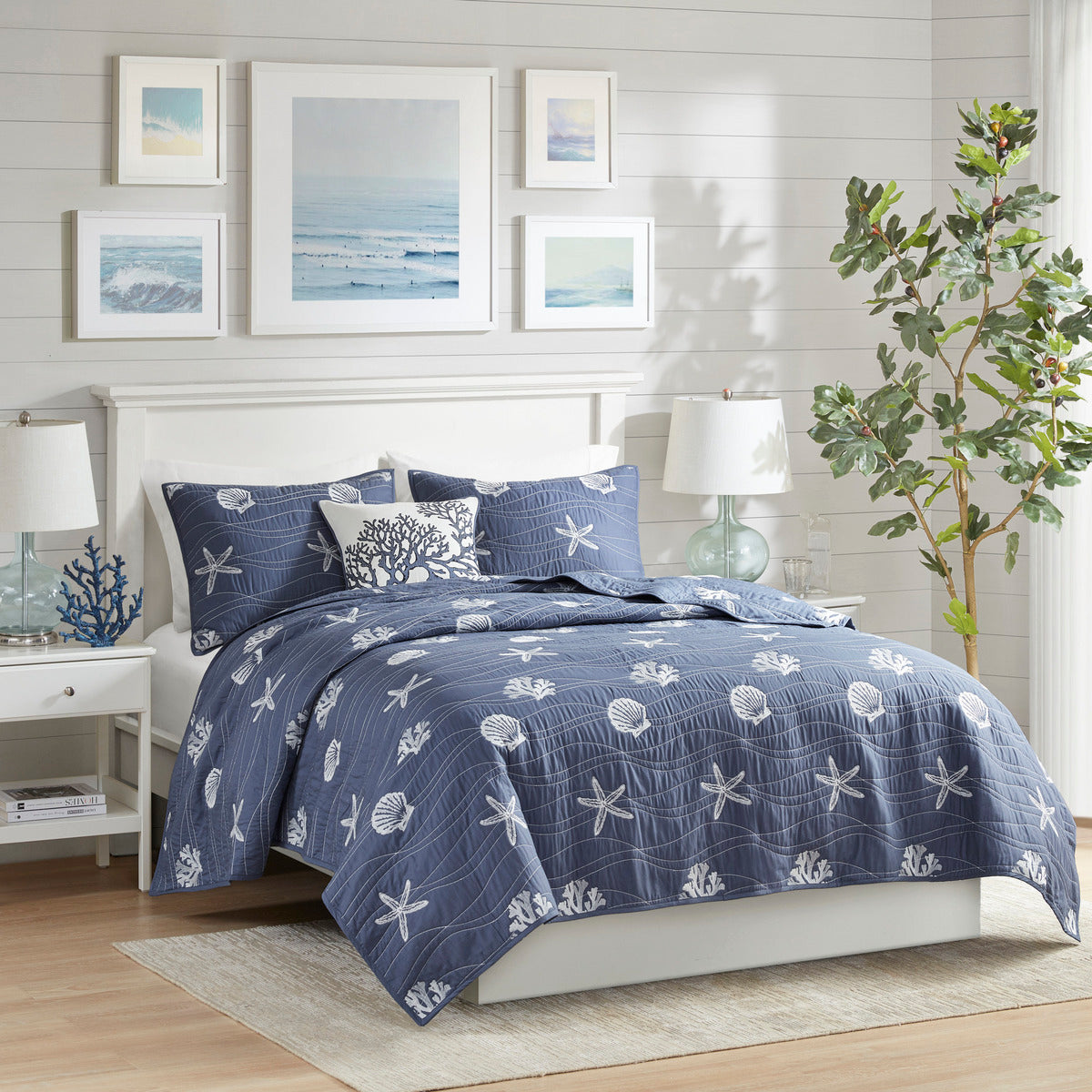 4 Piece Cotton Reversible Embroidered Quilt Set with Throw Pillow Navy Full/Queen