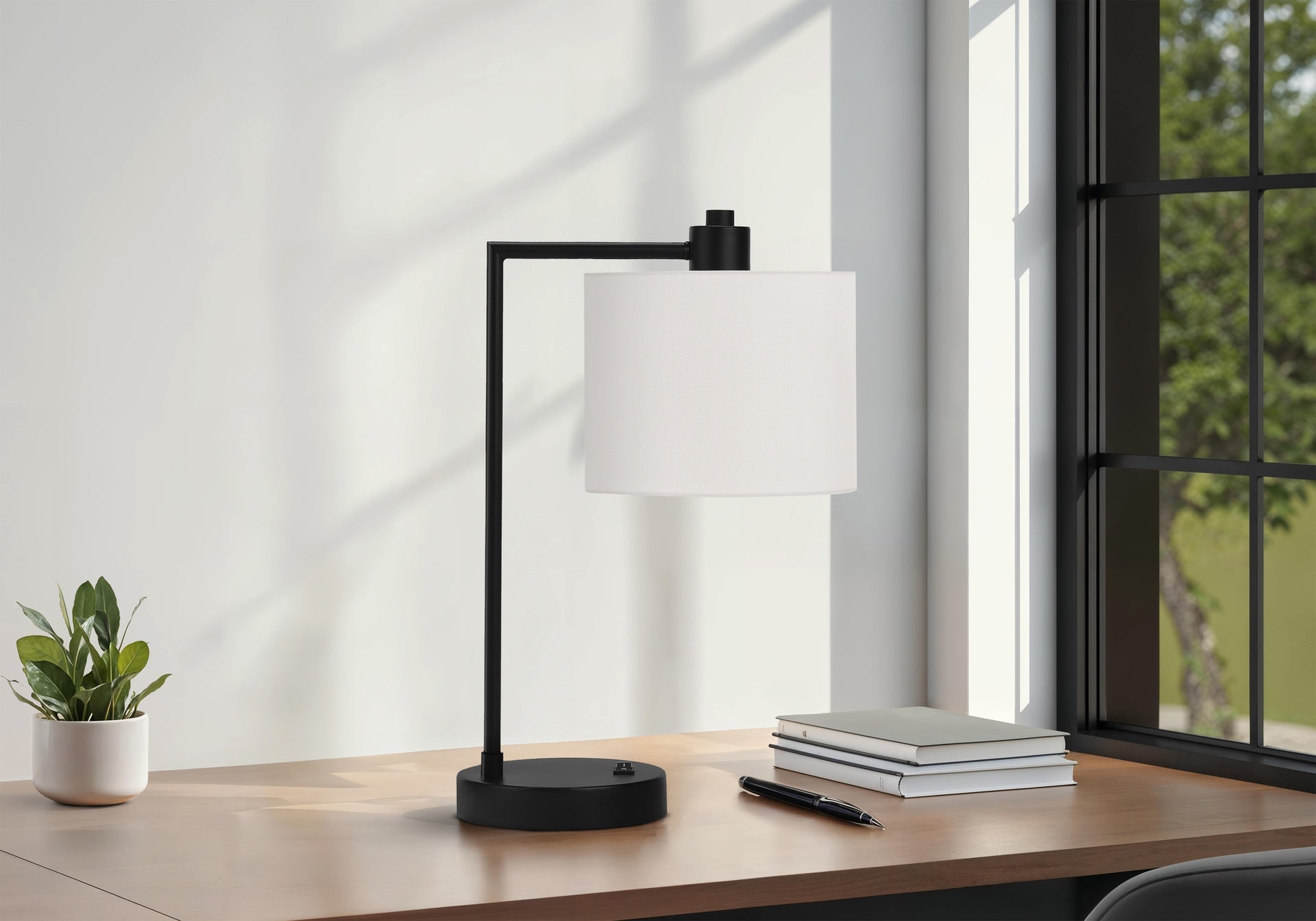 Lighting, 19"h, Table Lamp, Usb Port Included, Black Metal, Ivory / Cream Shade, Modern