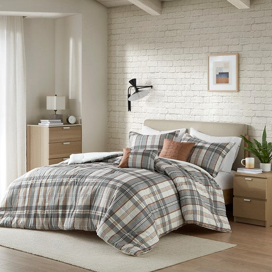 Full/Queen Plaid Comforter Set