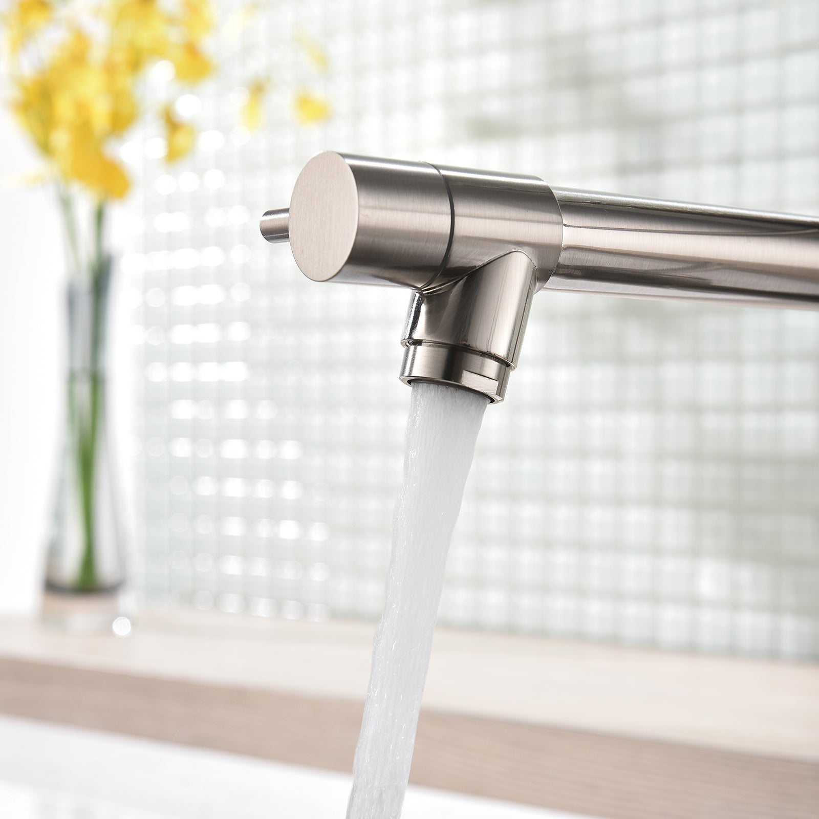 Commercial Kitchen Faucet with Pull Down Sprayer, Single Handle Single Lever Kitchen Sink Faucet