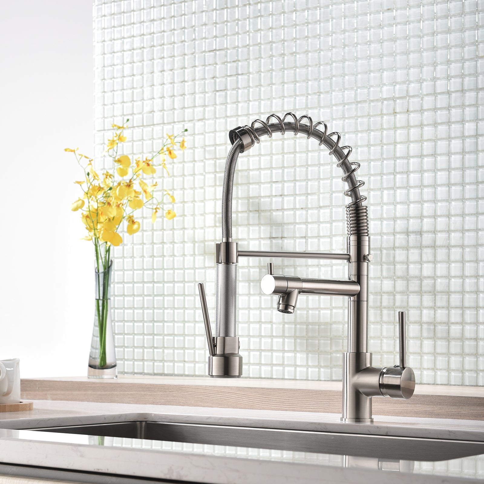 Commercial Kitchen Faucet with Pull Down Sprayer, Single Handle Single Lever Kitchen Sink Faucet