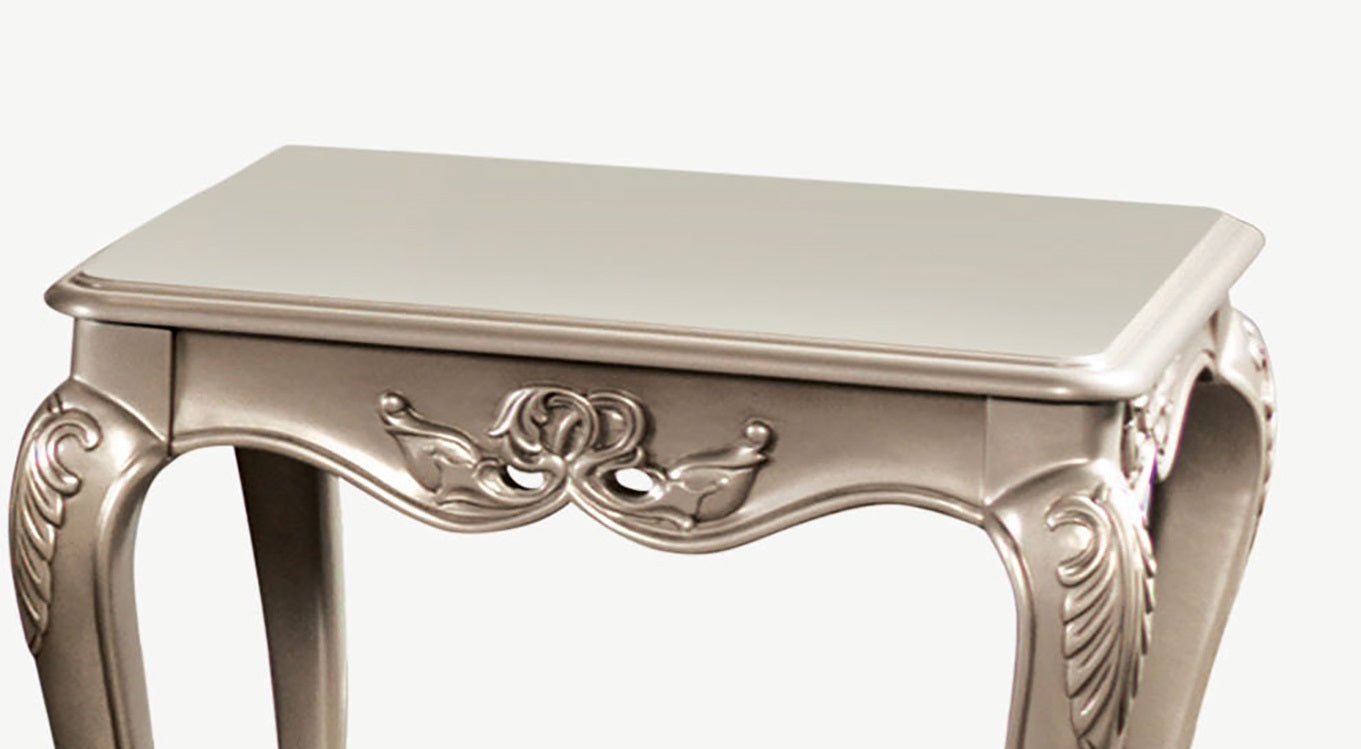 Traditional Style 1pc End Table Curved Legs Carved Detail Design Gold Highlight Champagne Finish