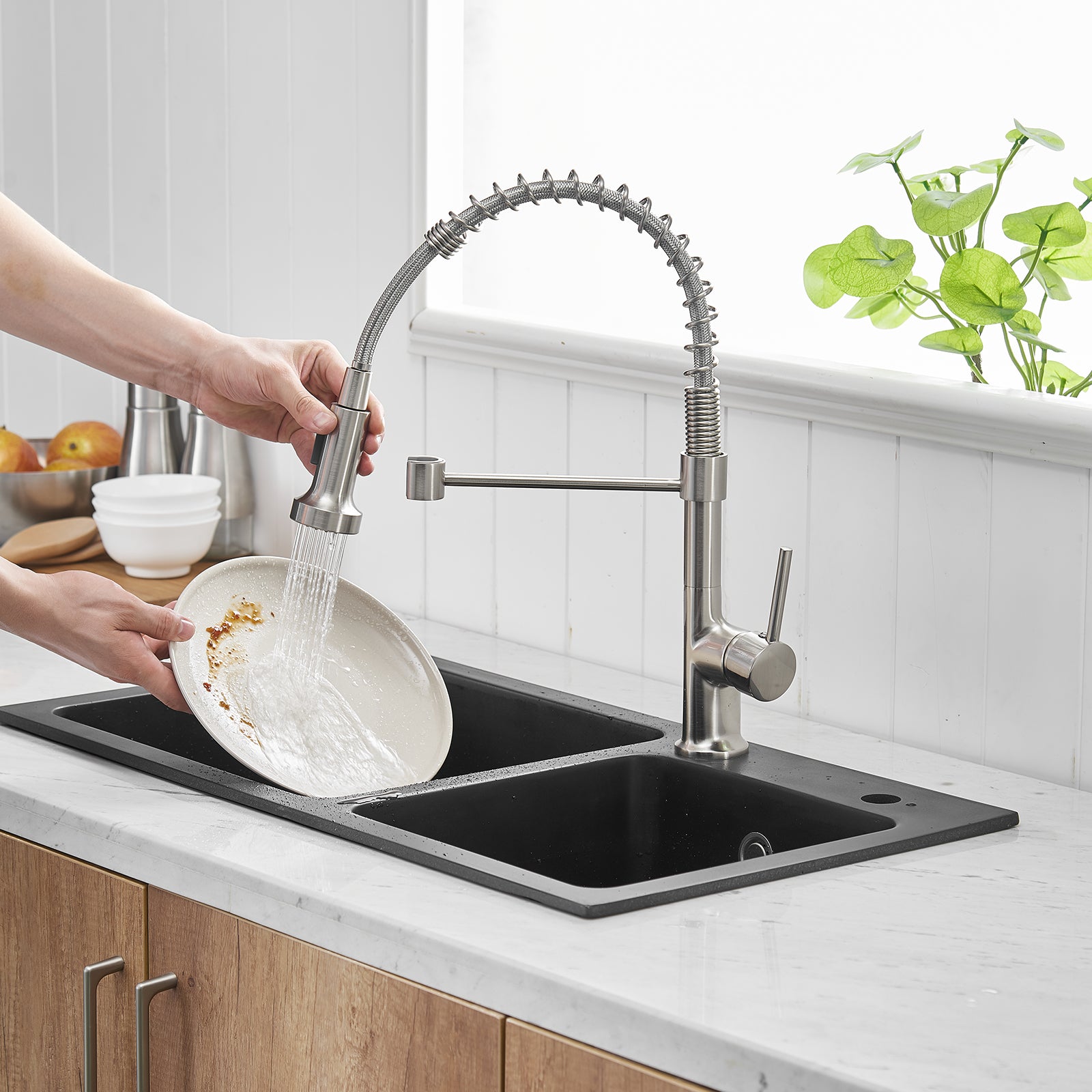 Commercial Kitchen Faucet with Pull Down Sprayer, Single Handle Single Lever Kitchen Sink Faucet