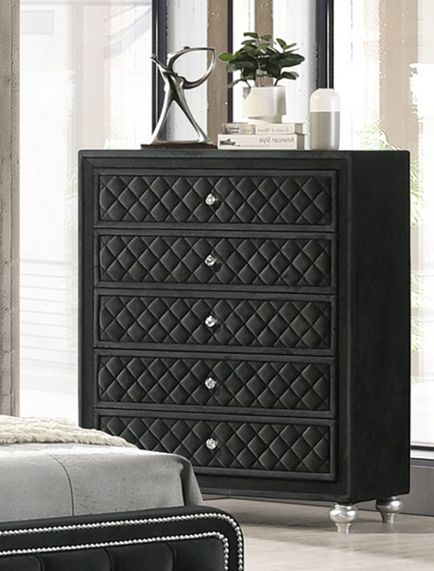 1pc Traditional Glam 5-Drawer Chest Velvet Tufted Drawer Front Faux Crystal Drawer Knobs Black