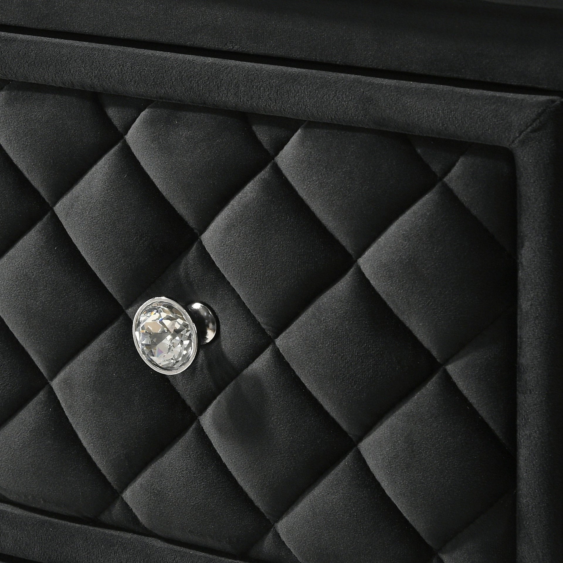 1pc Traditional Glam 5-Drawer Chest Velvet Tufted Drawer Front Faux Crystal Drawer Knobs Black
