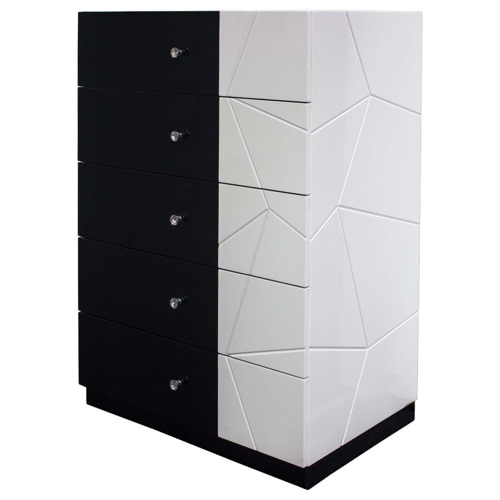 Modern Bedroom 5-Drawer Chest Lacquer Finish Wood Storage Unit, Clothes Organizer, Geometric Pattern and Crystal Knob, Black/White