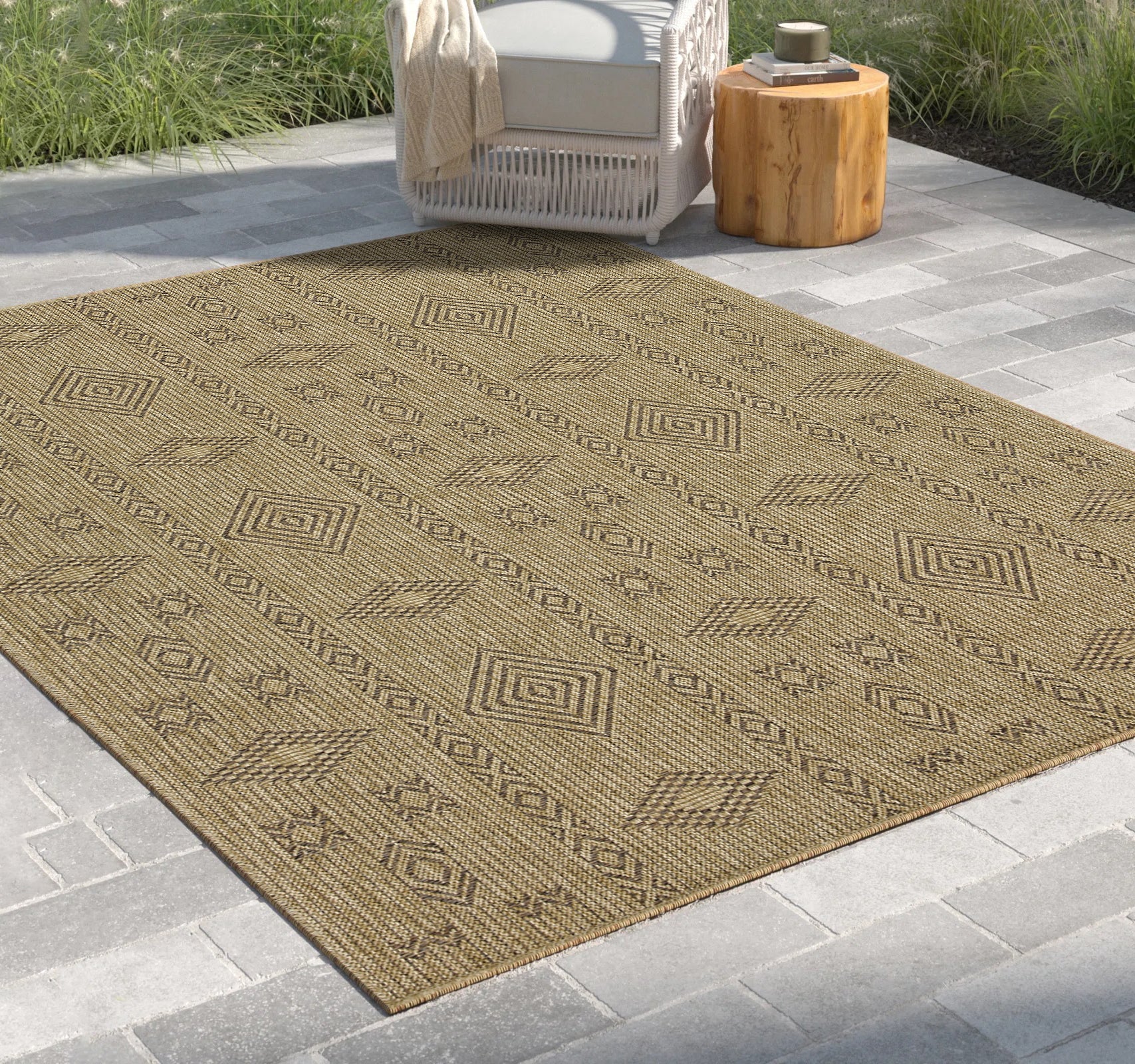 Earth GC_NTL1002 Jute/Mocha 5 ft. 3 in. x 7 ft. 3 in. Indoor/Outdoor Area Rug