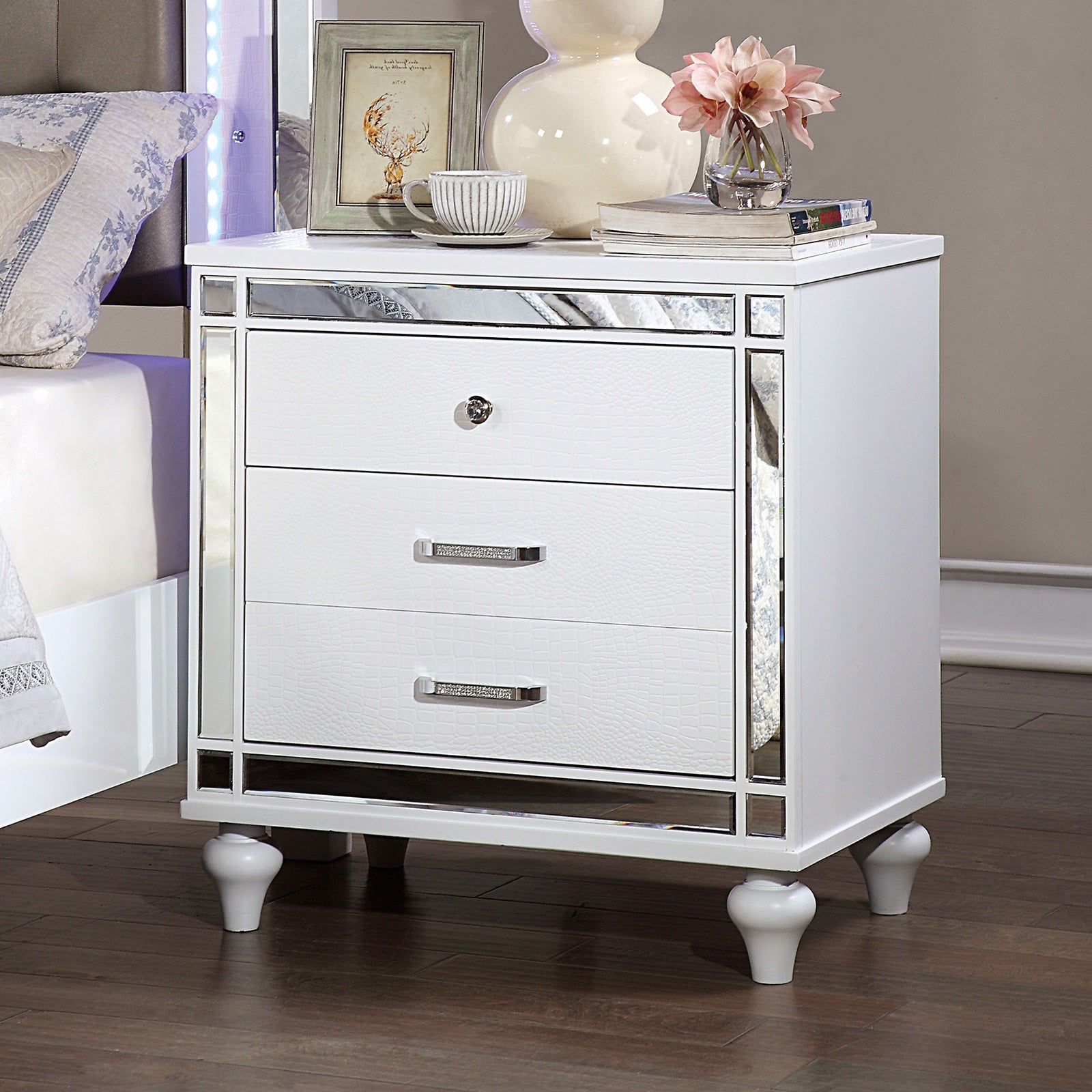 White Color 1pc Nightstand Beautiful Crocodile-Textured Bedside Table Mirror Trim Felt-lined Top Drawers Bedroom Furniture