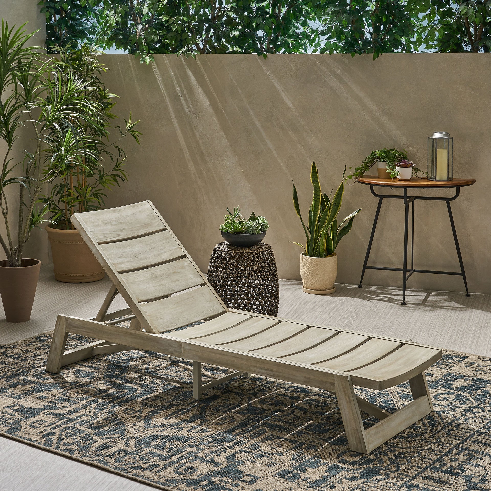 MAKI CHAISE LOUNGE