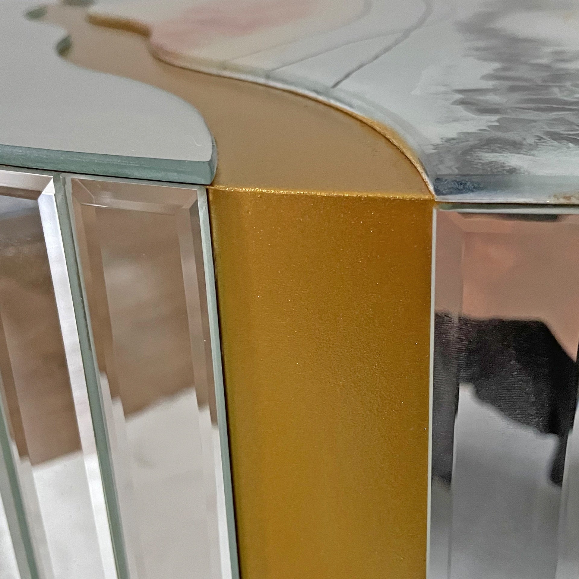 White Marble pattern sticker Round Coffee Table Cylindrical Silver Mirror with Gold Dust Finish Modern Home Decor Compact Center Table