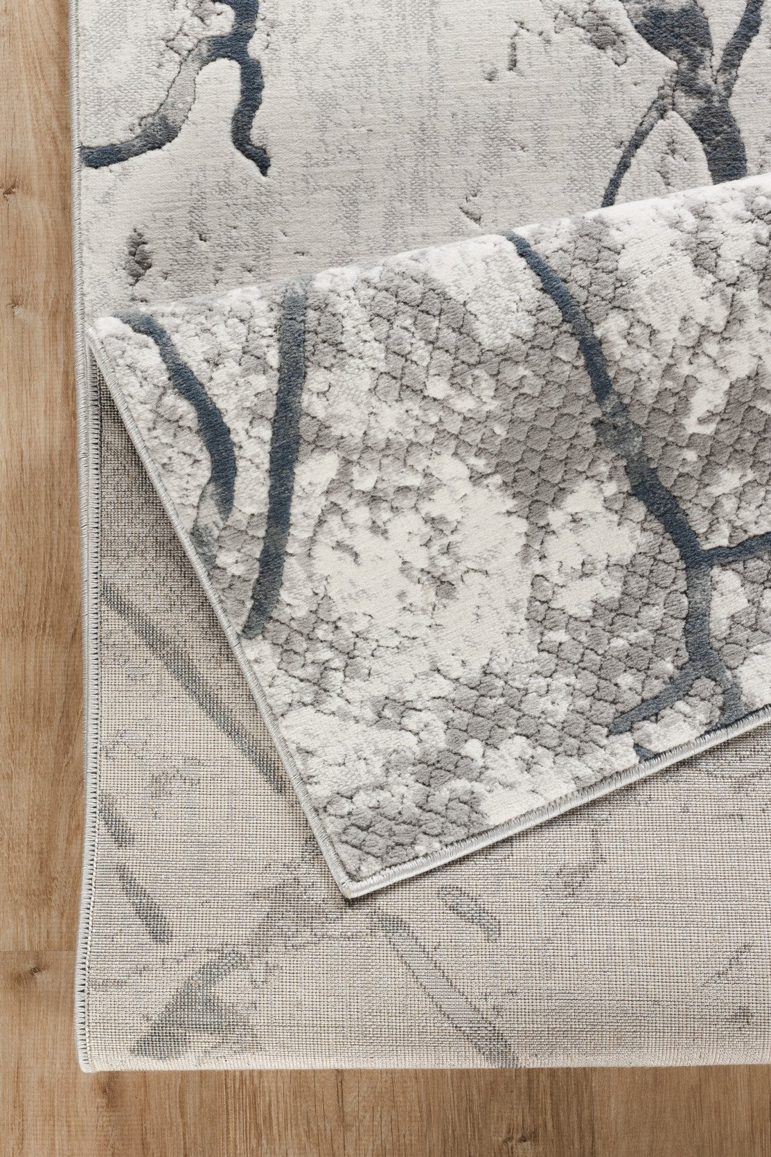 Geometrix GC_DIM1007 Gray 2 ft. 7 in. x 9 ft. 10 in. Area Rug