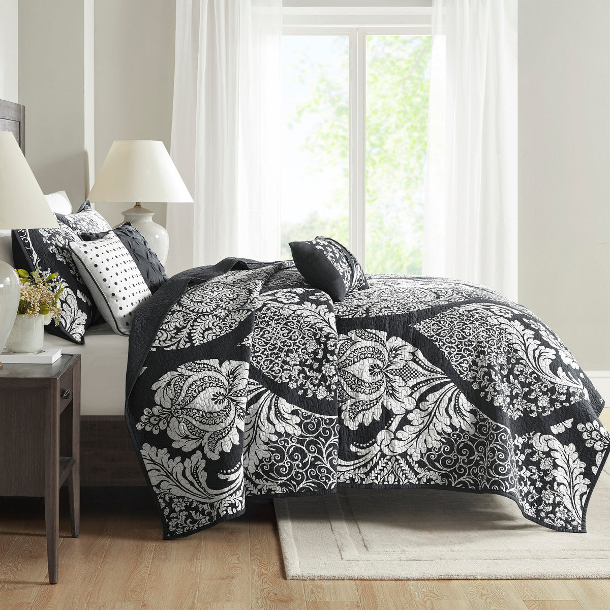 6 Piece Printed Cotton Quilt Set with Throw Pillows Black Full/Queen
