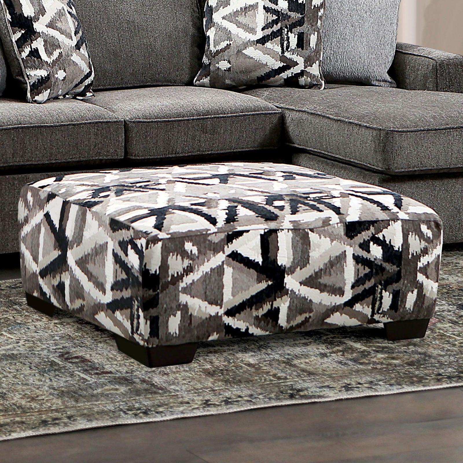 Contemporary Style Square Ottoman With Plastic Legs Dynamic Design Pocket Coil Seating Multi Finish