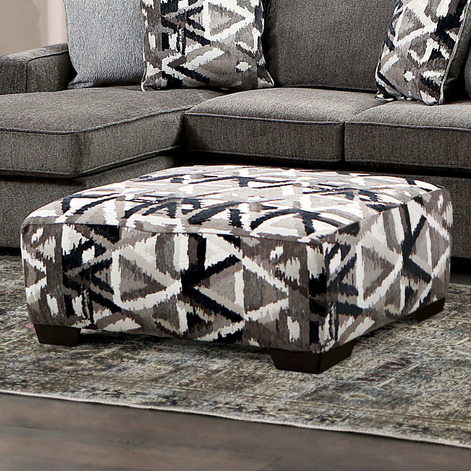 Contemporary Style Square Ottoman With Plastic Legs Dynamic Design Pocket Coil Seating Multi Finish