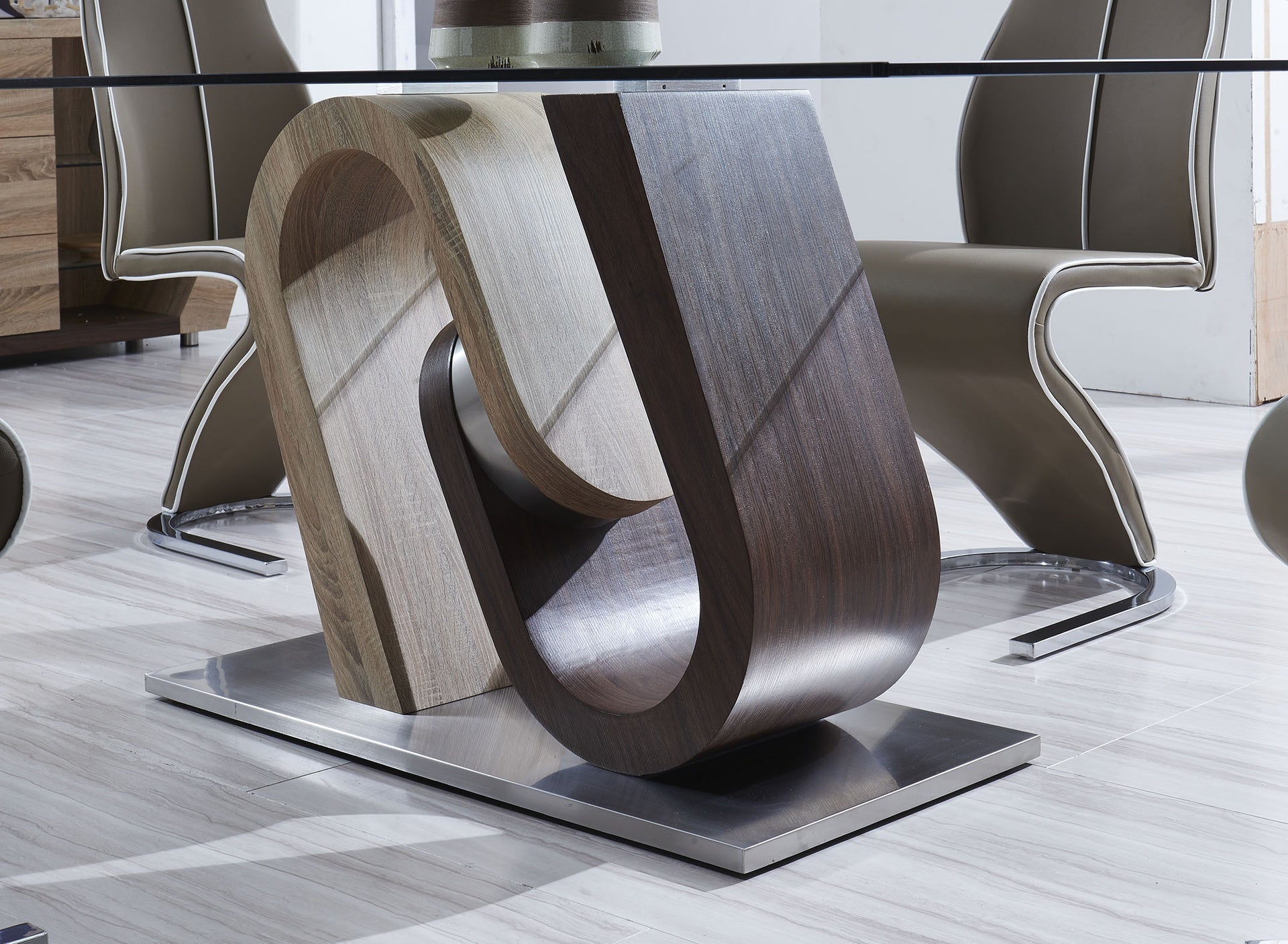 TONY DINING TABLE