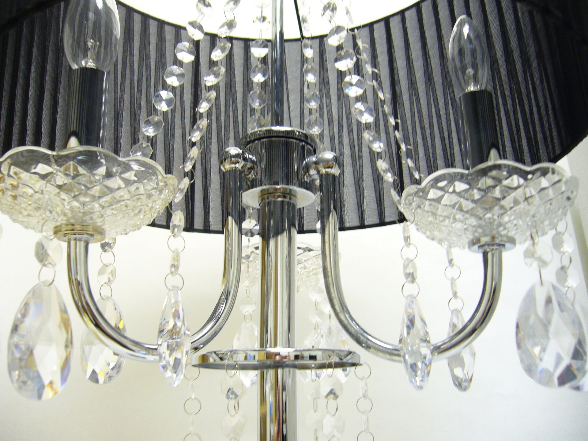 29.5"H BLACK/CHROME CRYSTAL INSPIRED TABLE LAMP (1PC/CTN) (1.58/9.10)