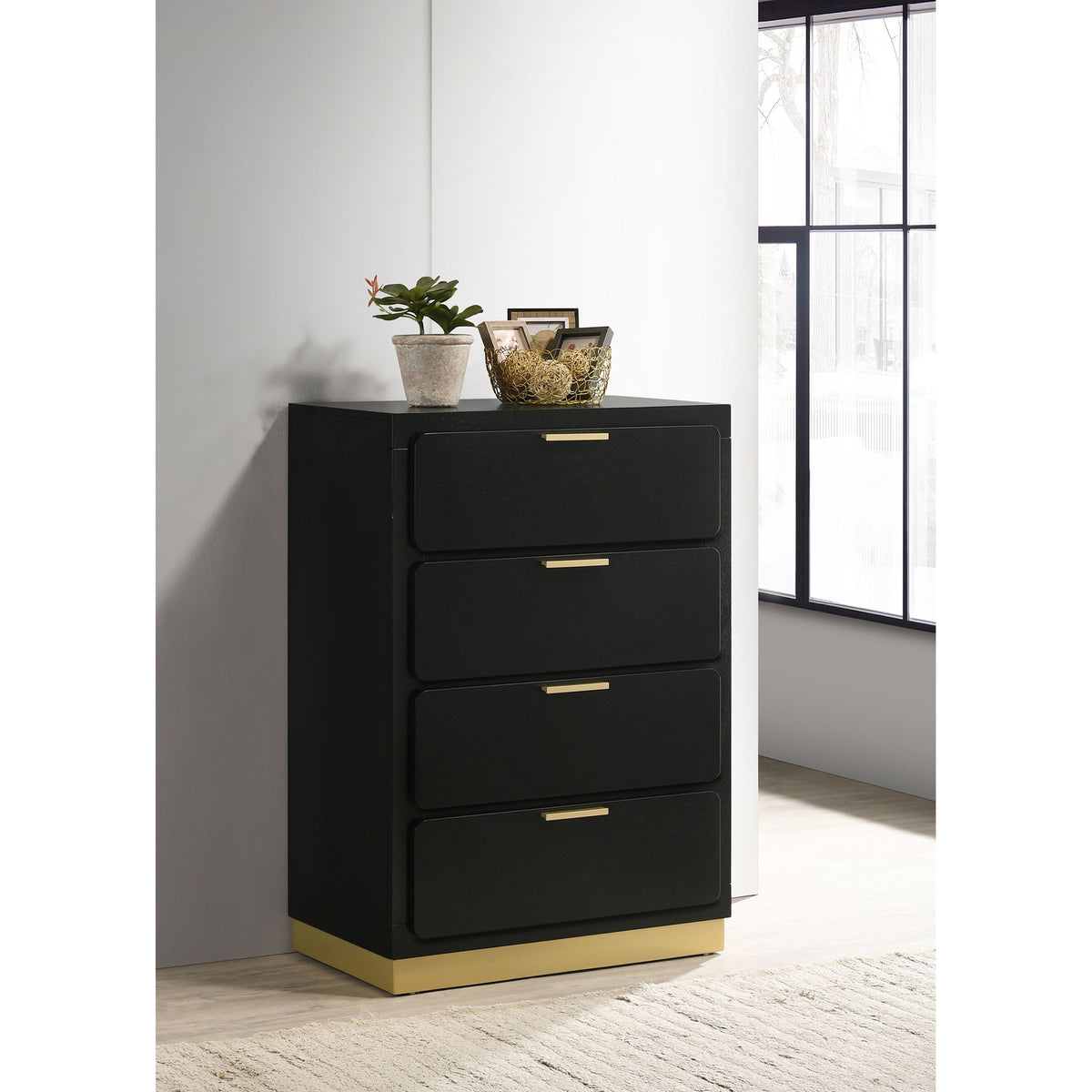 Sophia Black 4-drawer Chest