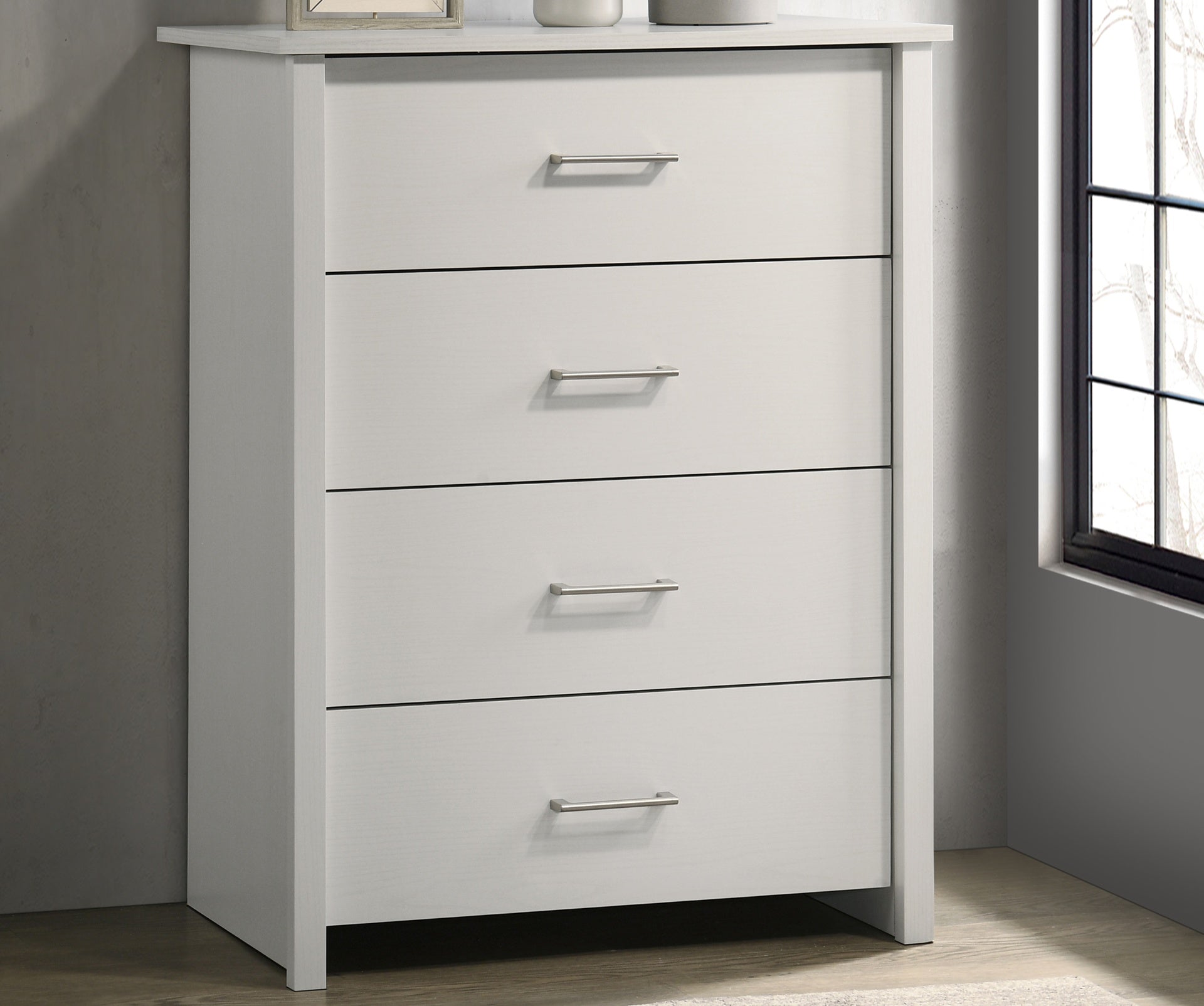Seraphiel 32"W White 4-Drawer Chest with Silver Handles