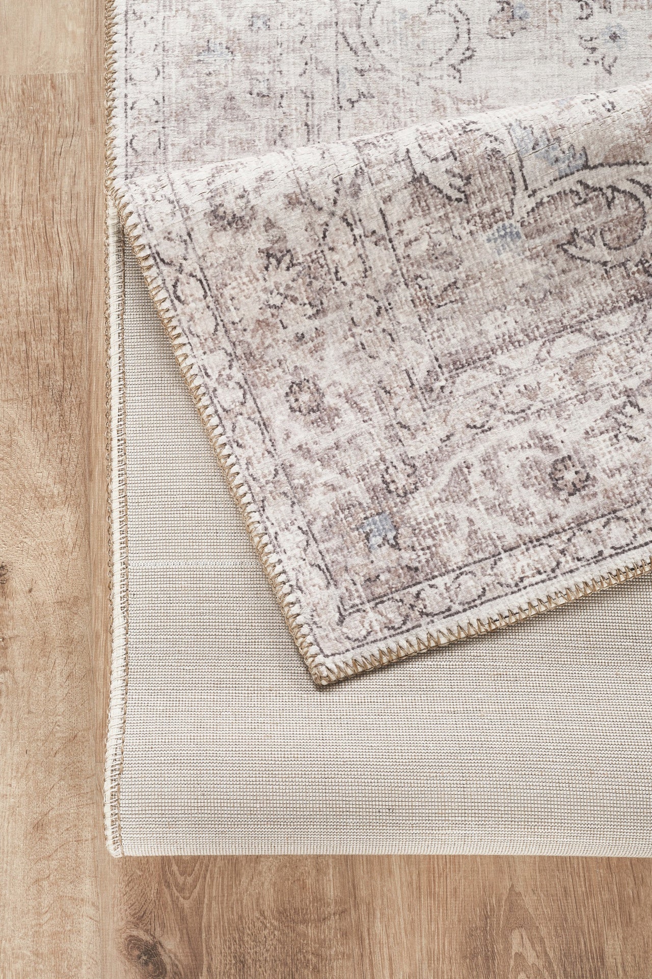 Oxford GC_NBL2012 Ivory 5 ft. 3 in. x 7 ft. 3 in. Area Rug