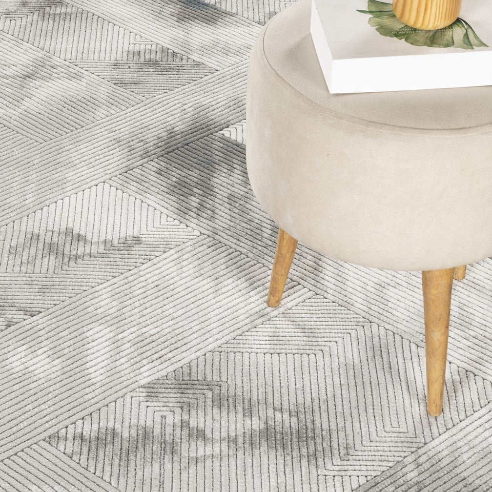 Geometrix GC_DIM1012 Gray 2 ft. 7 in. x 9 ft. 10 in. Area Rug