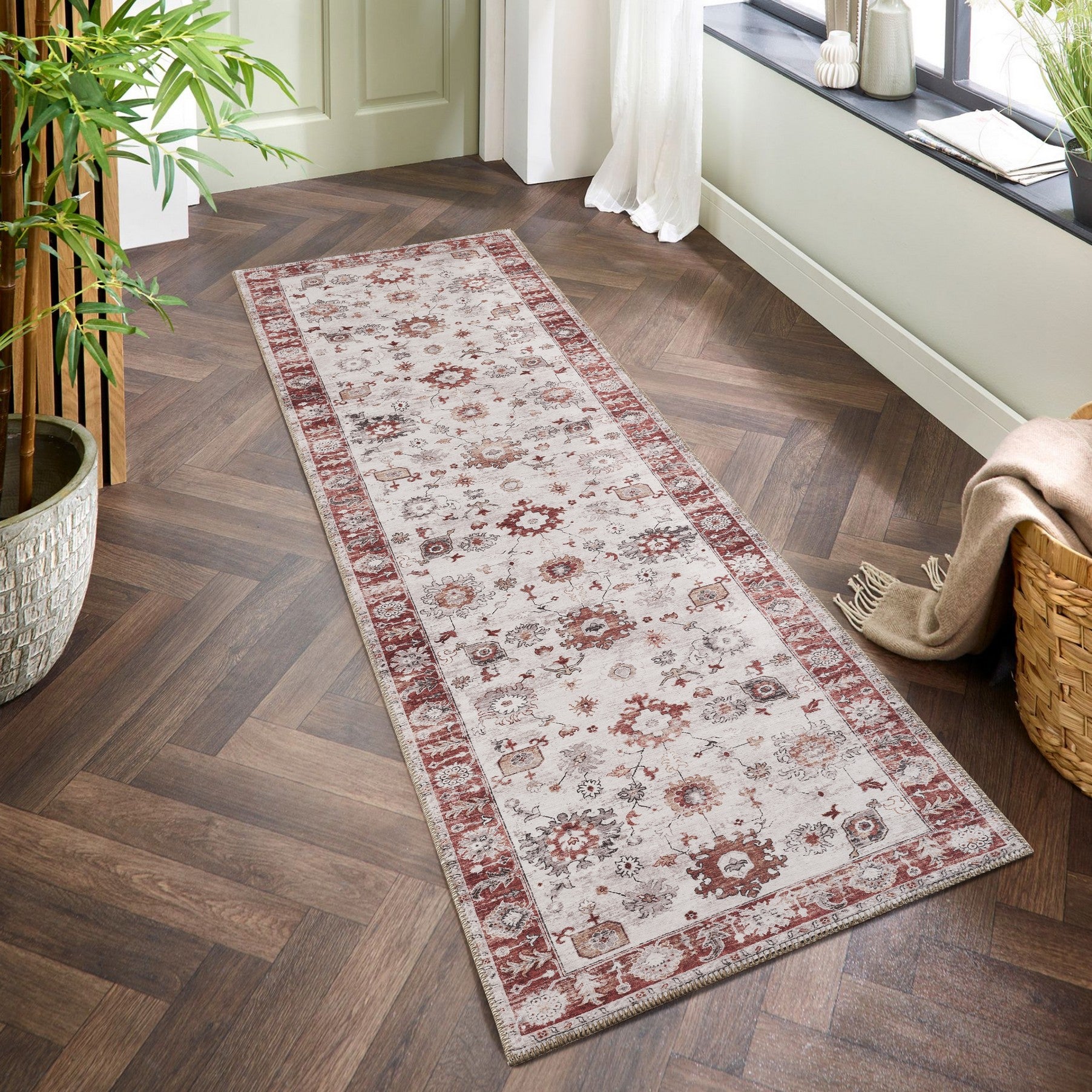 Oxford GC_NBL2015 Red 2 ft. 7 in. x 9 ft. 10 in. Area Rug