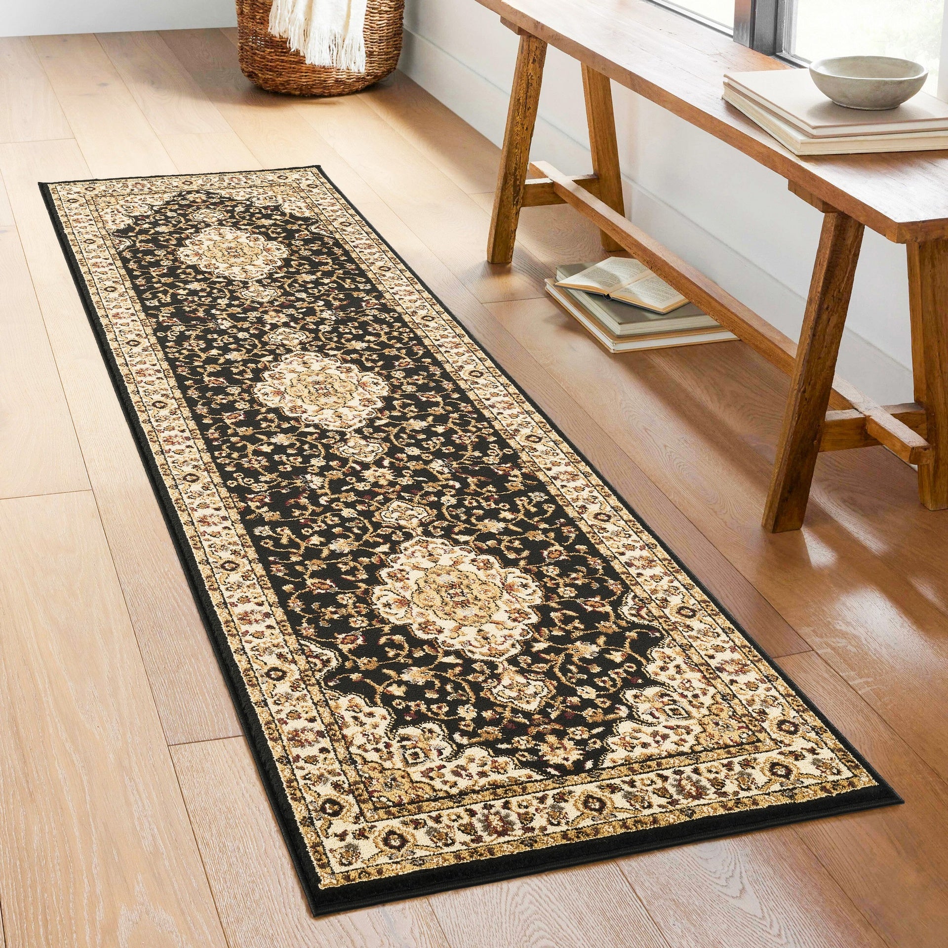 Classic GC_VIN5003 Black 2 ft. 7 in. x 7 ft. 3 in. Area Rug