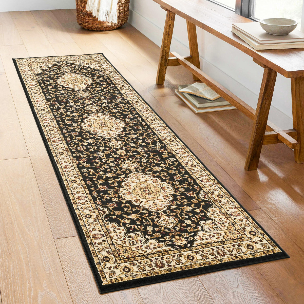 Classic GC_VIN5003 Black 2 ft. 7 in. x 7 ft. 3 in. Area Rug