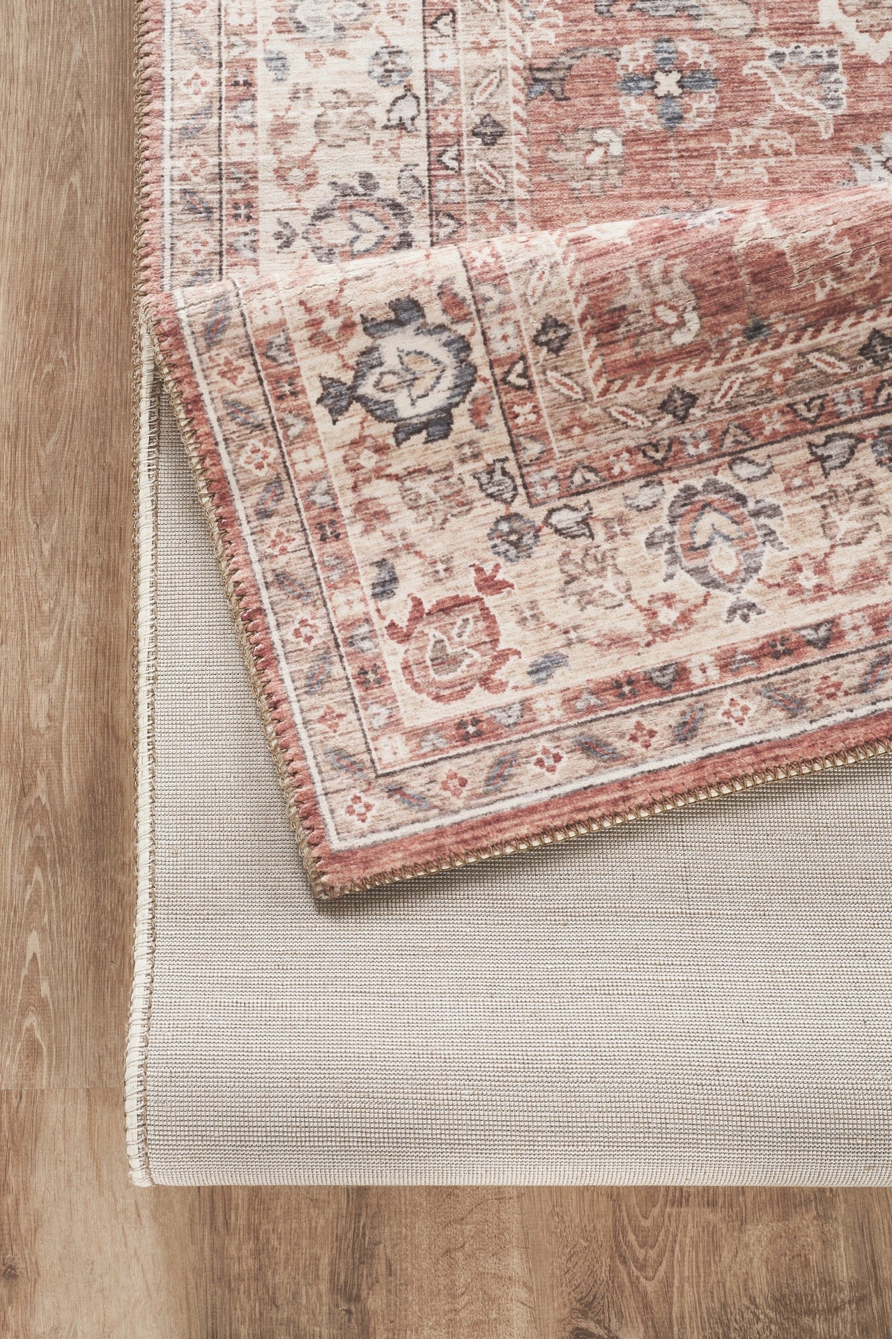 Majestic GC_RYL1005 Red 7 ft. 10 in. x 10 ft. 6 in. Area Rug