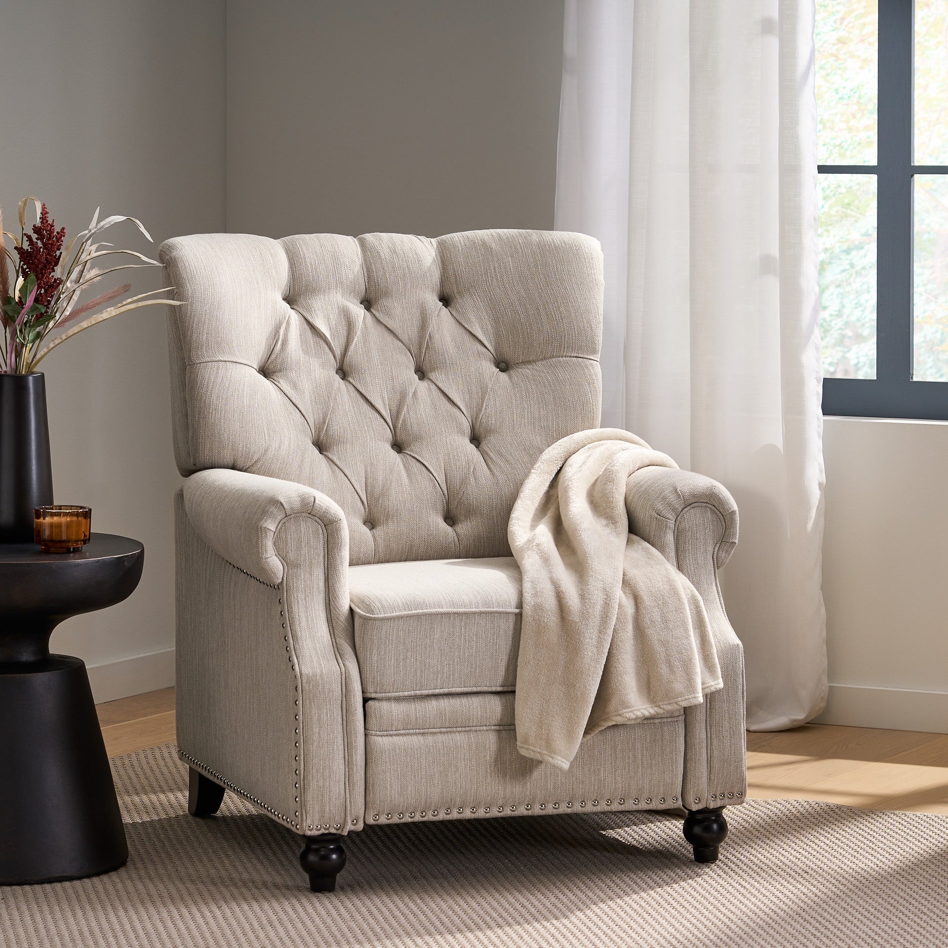 Button Tuffted  Heavy Duty Manual Reclining Sofa , Home Theater Seating, Pushback Recliner Chair Armchair Push Back Recliner with Rivet Decoration Single Sofa Accent Chair for Living Room