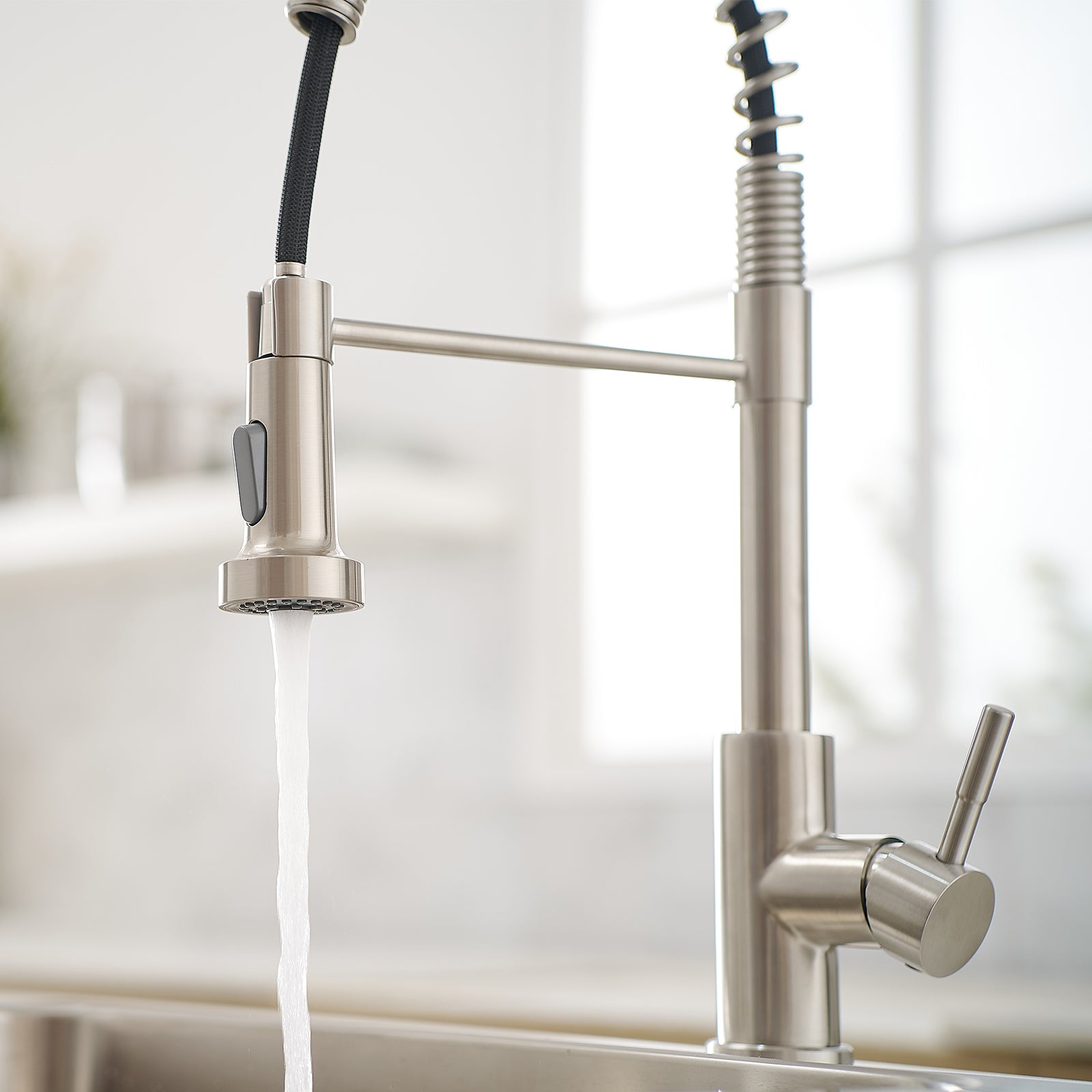 Commercial Brushed Nickel Kitchen Faucet with Pull Out Sprayer, Single Handle Single Lever Kitchen Sink Faucet