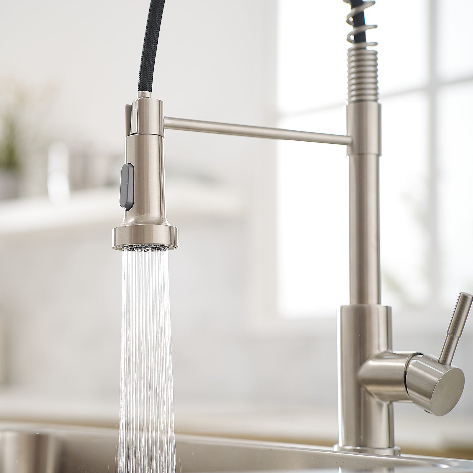 Commercial Brushed Nickel Kitchen Faucet with Pull Out Sprayer, Single Handle Single Lever Kitchen Sink Faucet