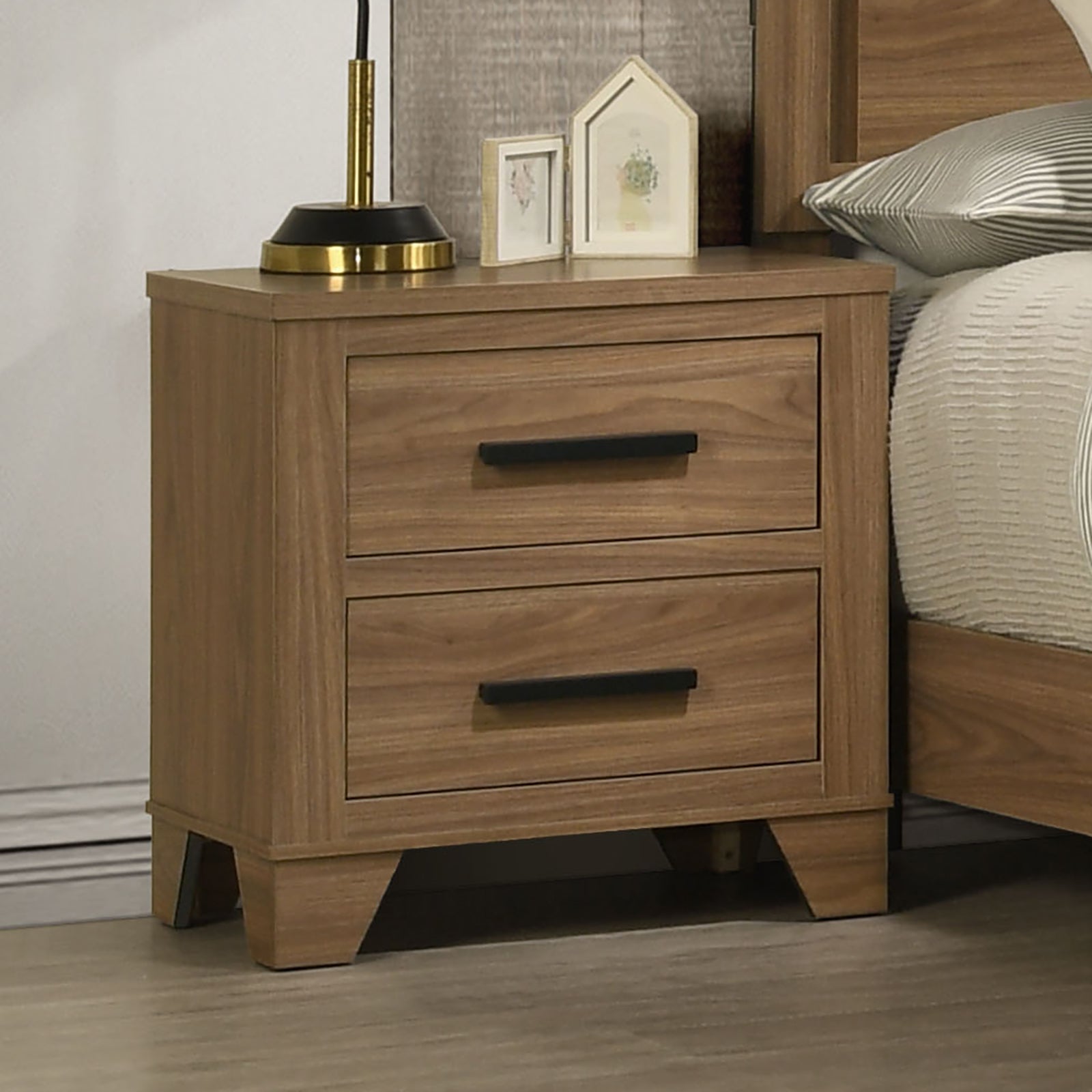 Walnut / Chestnut 3pc Set Est King Size Bed 2x Nightstands Panel HB Bedroom Furniture Wooden Transitional