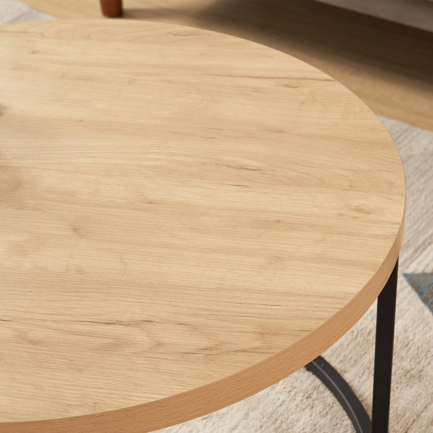 31.5" Round Coffee Table for Living Room, Modern Industrial Wood Circle Center Table with Sturdy Metal Legs, Thick Scratch-Resistant Top, Natural Oak Finish
