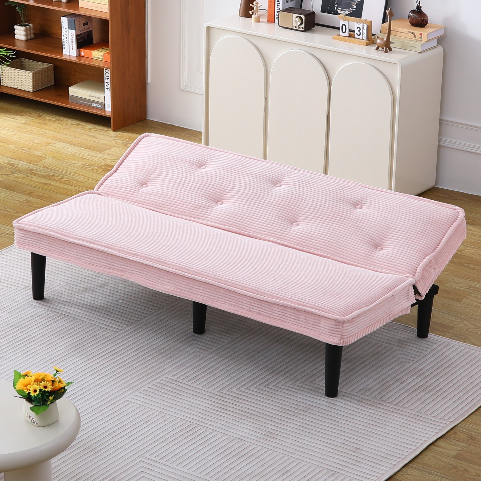 This 66-inch corduroy sofa bed can flexibly adapt to the living room, apartment and bedroom, and it can switch between the two comfortable forms.