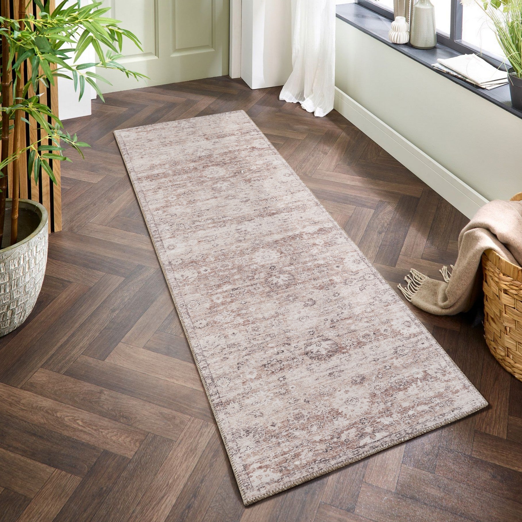 Majestic GC_RYL1001 L. Brown 2 ft. 7 in. x 9 ft. 10 in. Area Rug