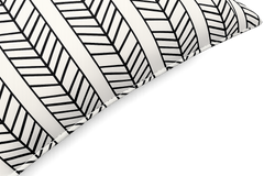 2 Pack Outdoor Throw Pillows, Waterproof & Fade-Resistant Patio Cushions for Garden, Porch, Poolside Furniture - Soft & Comfortable Decorative Pillow Covers (18x18 Inch, Ivory White with Black Patter)