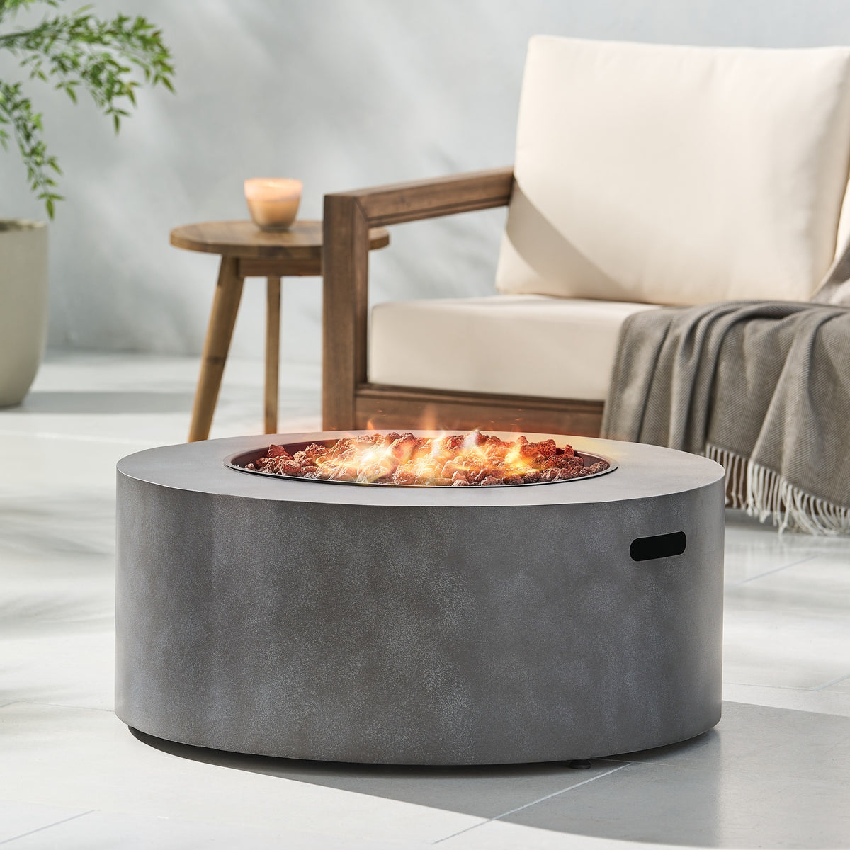 WELLINGTON ROUND IRON FIRE PIT -40,000 BTU,TANK OUTSIDE