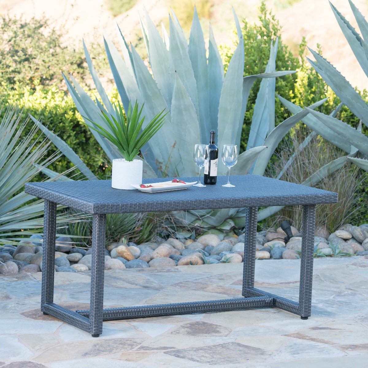 SANTA ROSA DINING TABLE