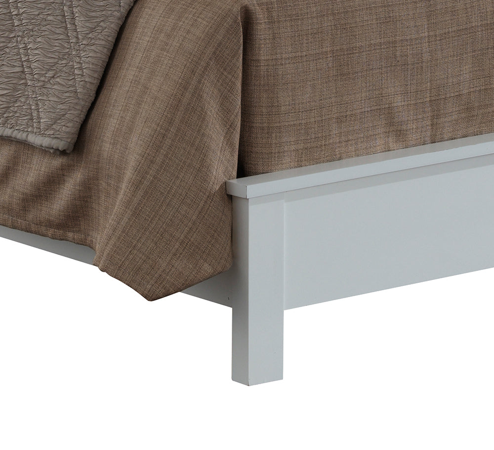 Transitional Style Full Bed In Crisp White