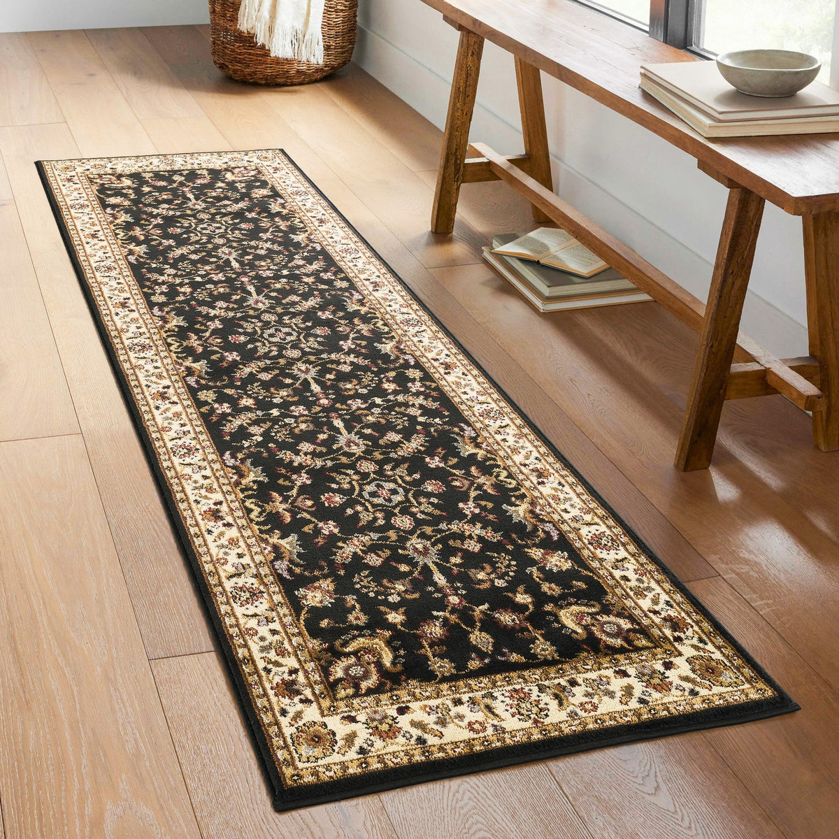 Classic GC_VIN5007 Black 2 ft. 7 in. x 7 ft. 3 in. Area Rug