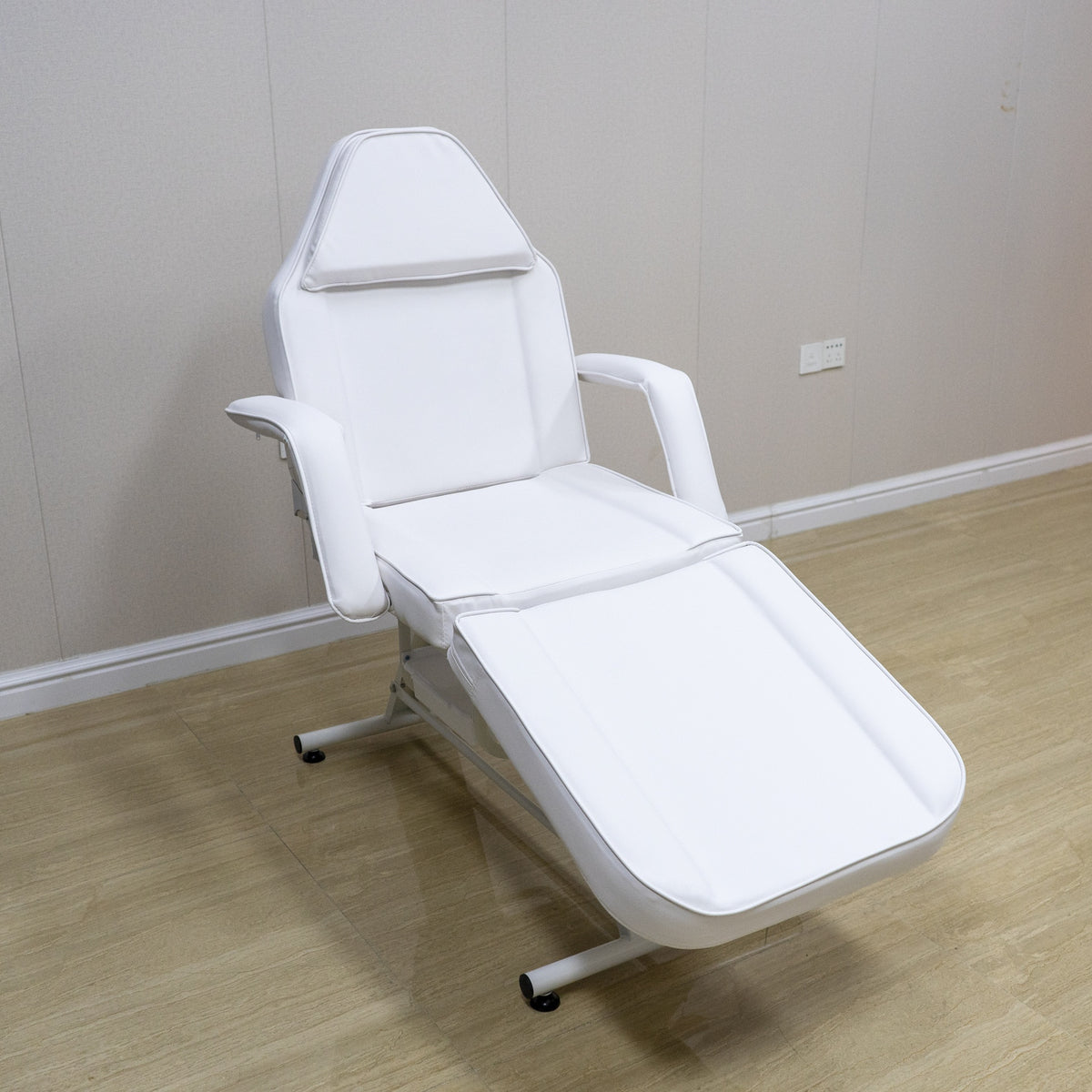 Tattoo Chair for Client, Facial Beds for Esthetician Adjustable 3-Section Lash Tattoo Bed, 72 Inches Facial Spa Chair Professional Tattoo Chair for Artist Beauty Massage Salon, White