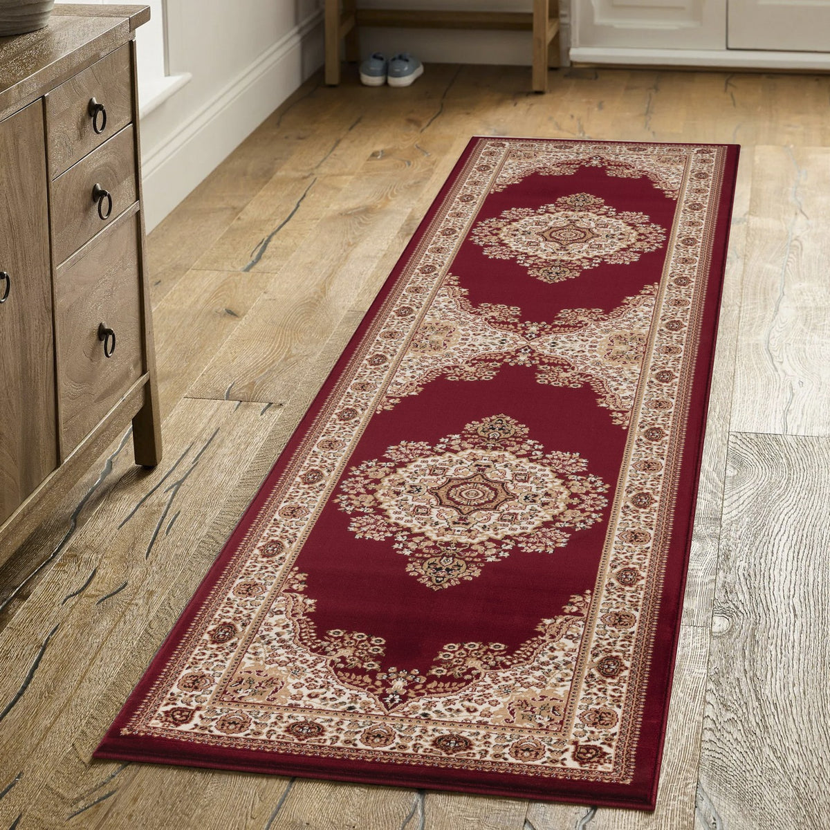 Manchester GC_HER5007 Red 2 ft. 7 in. x 9 ft. 10 in. Area Rug