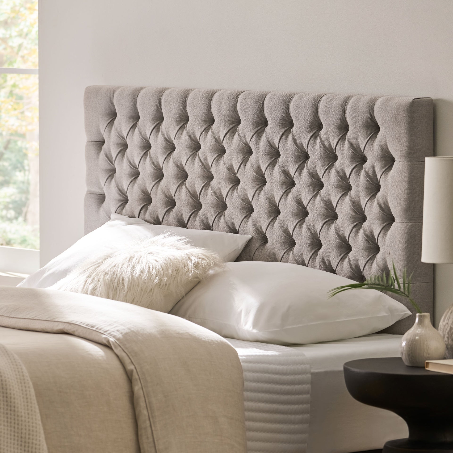Tufted Upholstered Queen Size Bed Headboard in Modern Button Design, Adjustable Solid Wood Head Board, Solid Wood Head Board with Durable Metal Legs in Bedroom