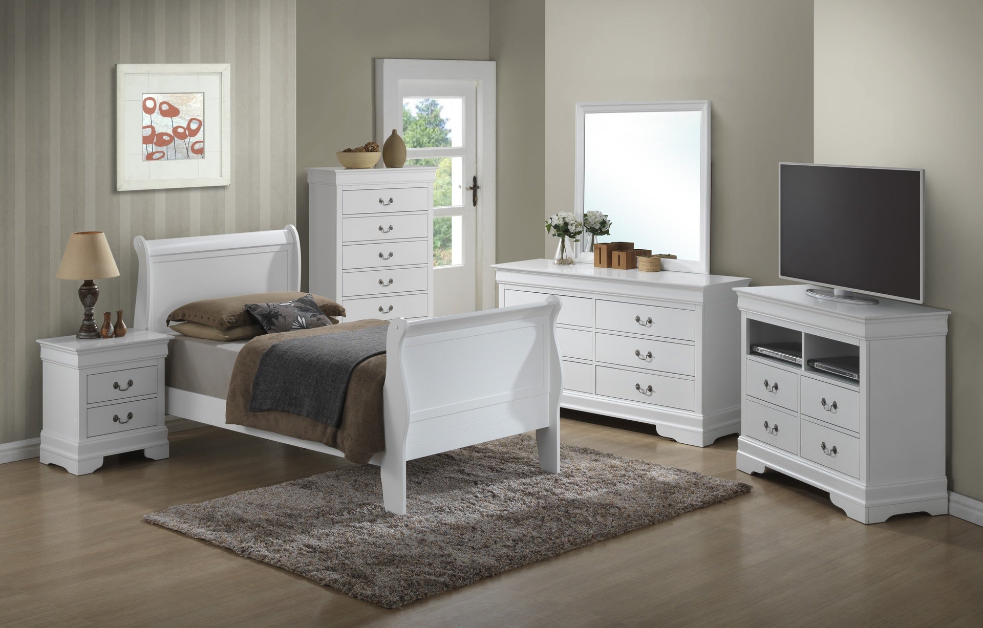 Charming Traditional Twin Bed In Pristine White