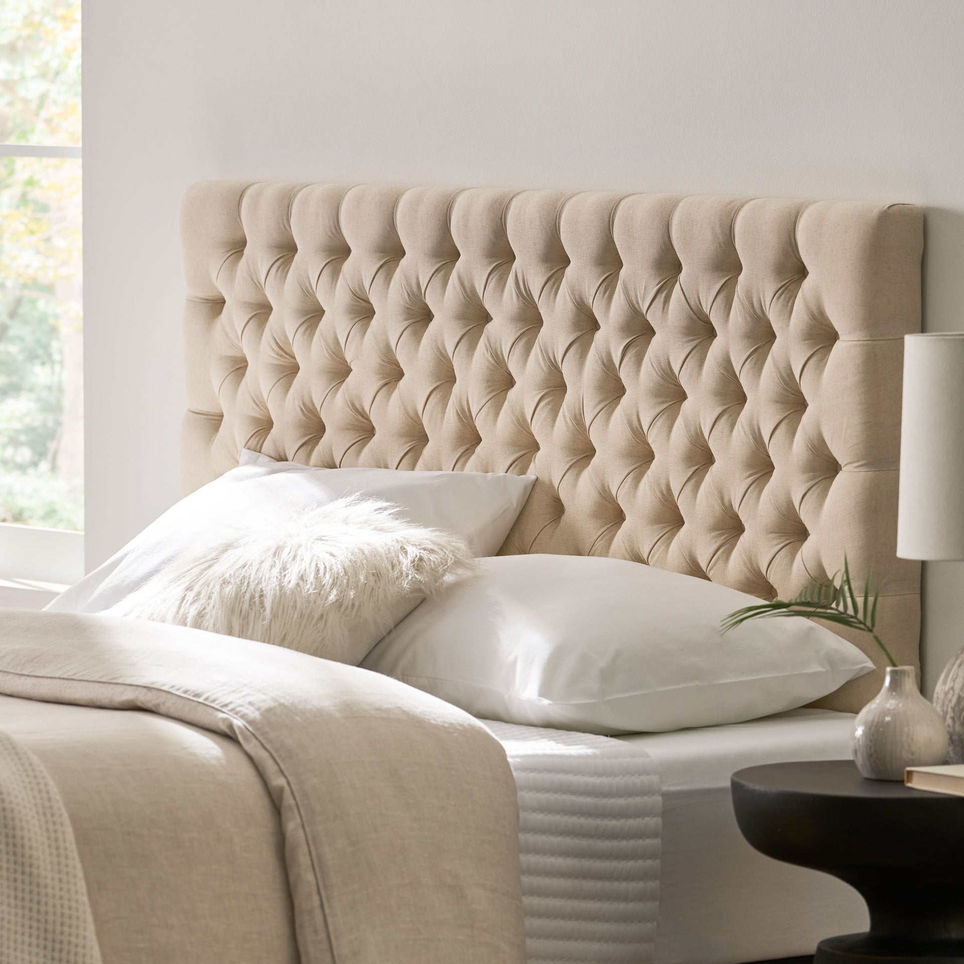 Tufted Upholstered Queen Size Bed Headboard in Modern Button Design, Adjustable Solid Wood Head Board, Solid Wood Head Board with Durable Metal Legs in Bedroom